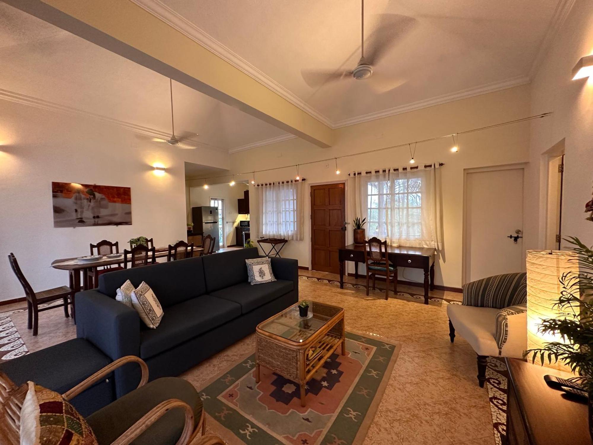 Elegance By The Goa Apartment *