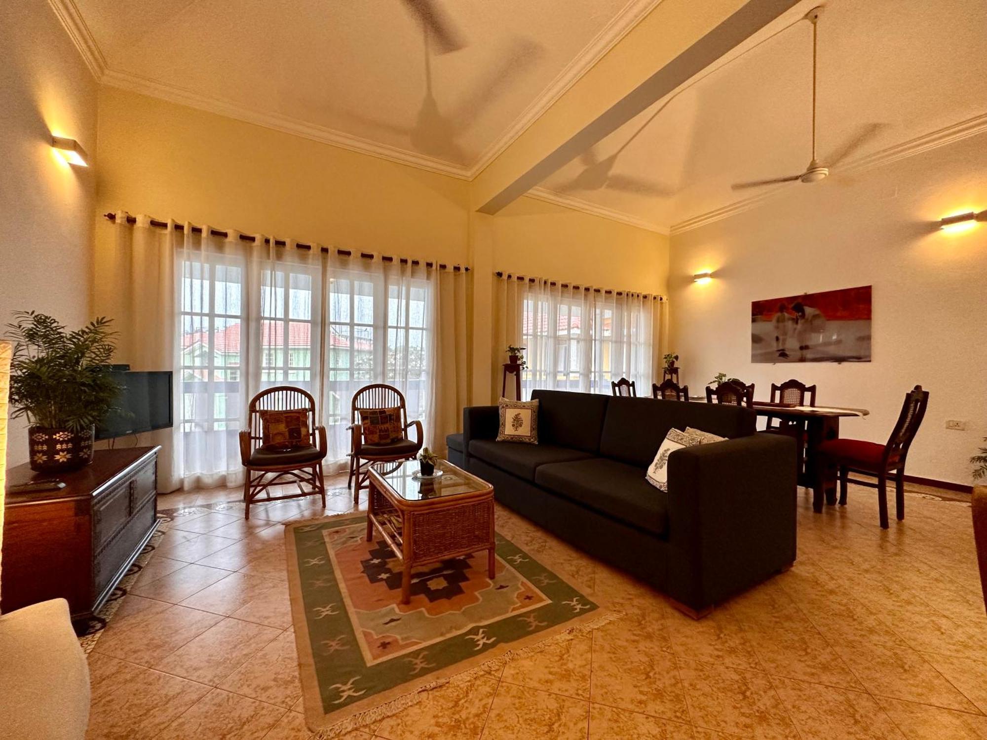 Apartment Elegance By The Goa *
