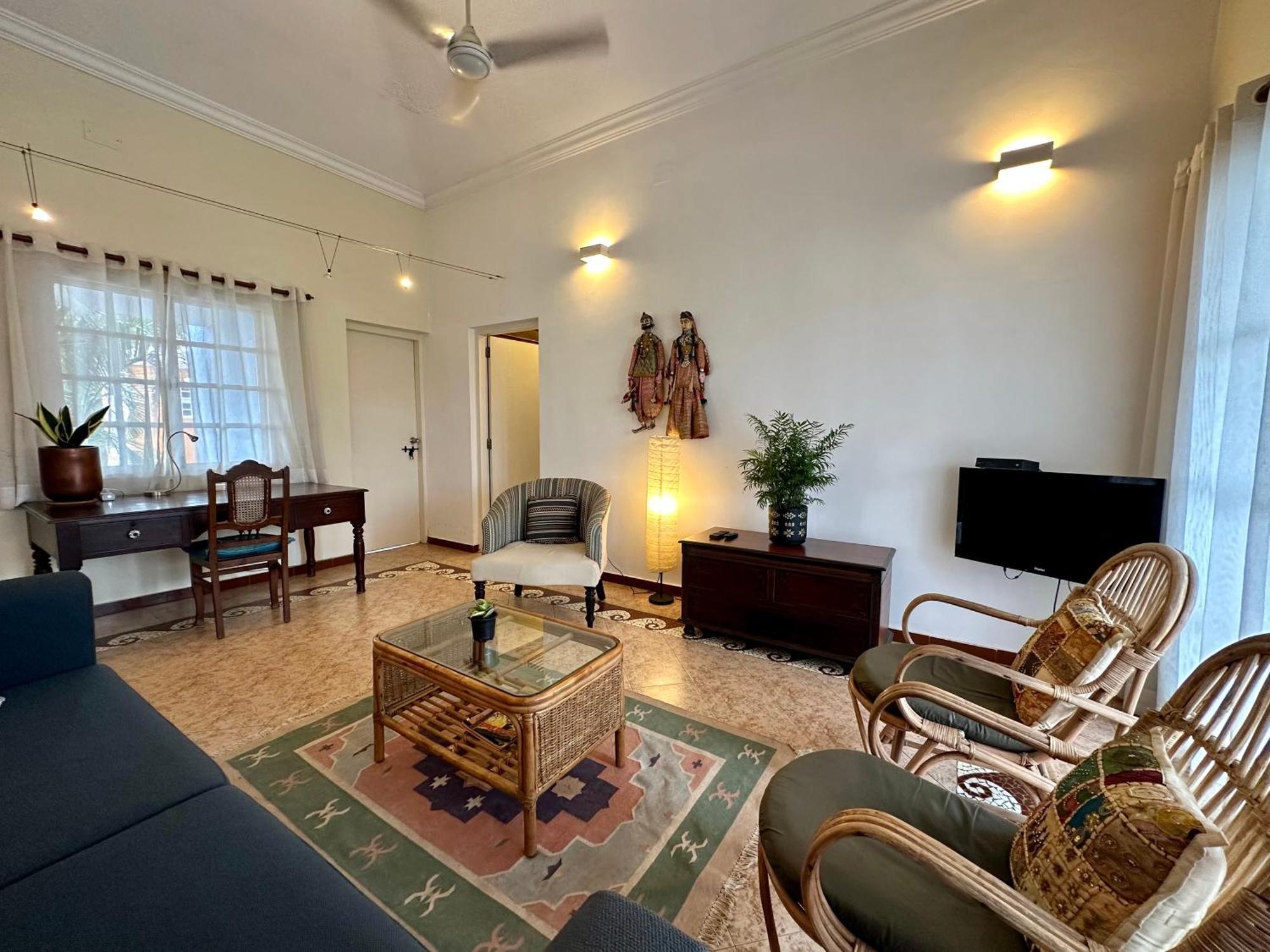 Elegance By The Goa Apartment *