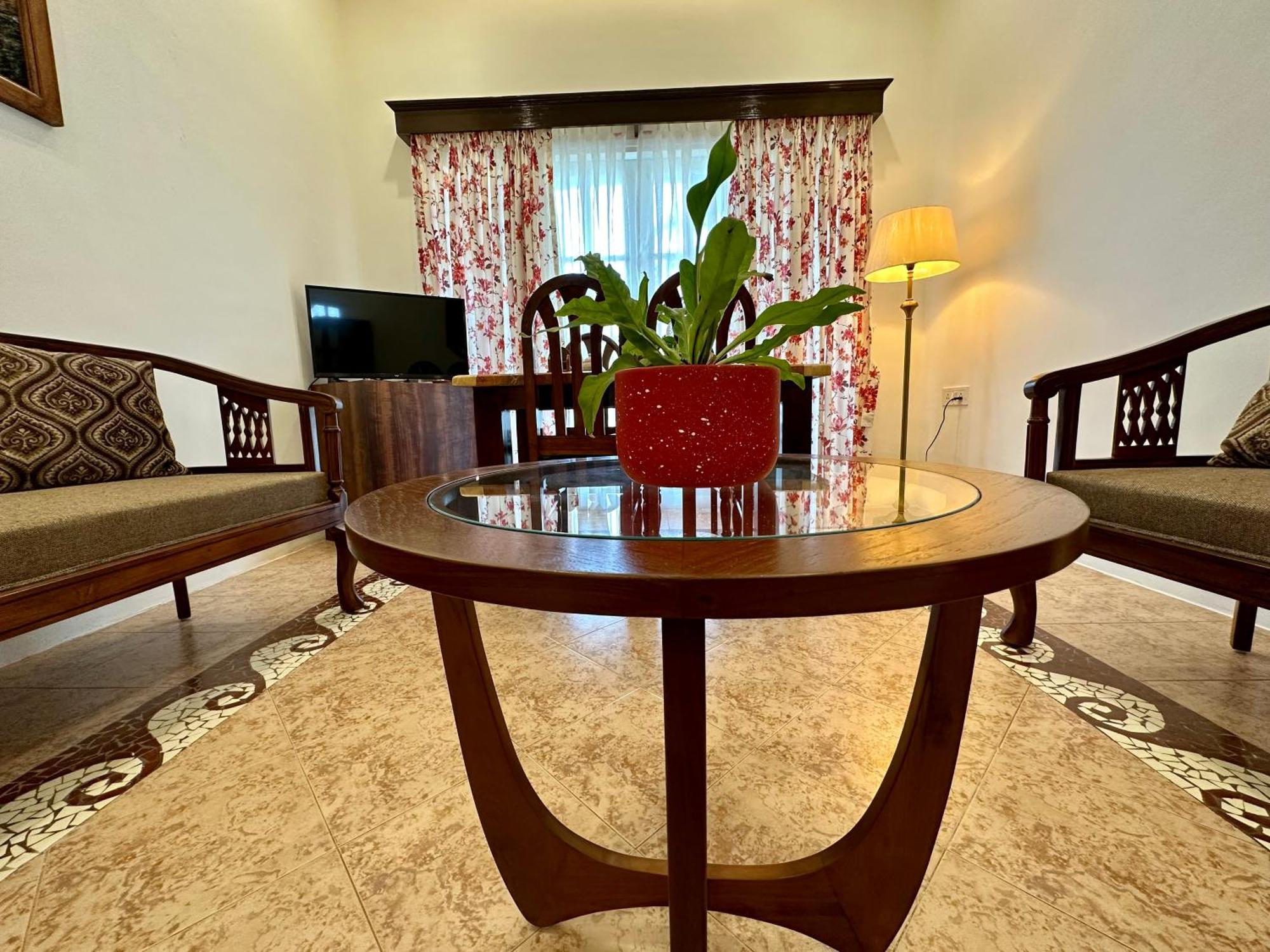 Apartment Elegance By The Goa