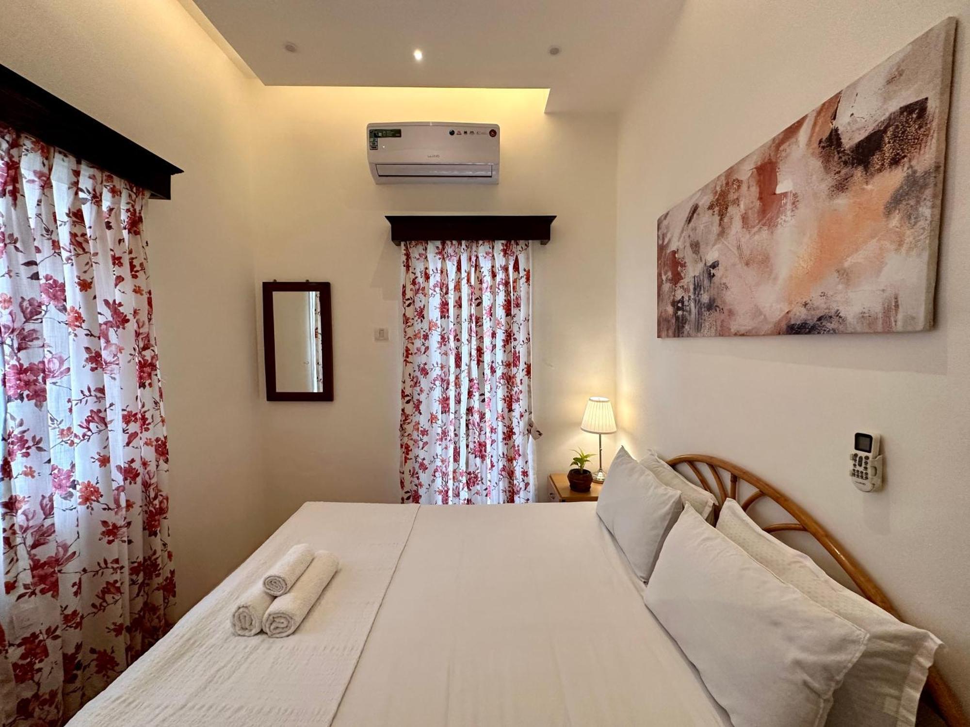 Apartment Elegance By The Goa *
